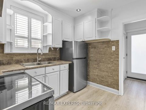 Photo 7 at 1001 Castlefield Avenue, Belgravia, Toronto