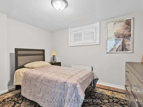 Photo 13 at 1001 Castlefield Avenue, Belgravia, Toronto