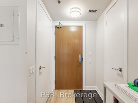 Photo 2 at 801 - 375 King Street W, Waterfront Communities C1, Toronto