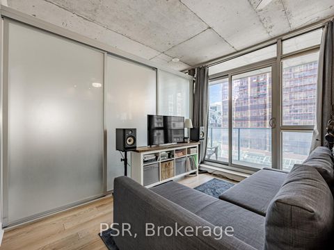 Photo 10 at 801 - 375 King Street W, Waterfront Communities C1, Toronto