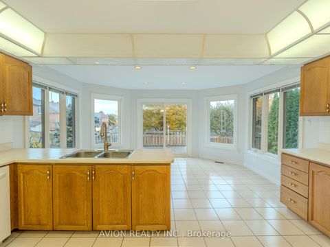 Photo 6 at 103 Spadina Road, Bayview Hill, Richmond Hill