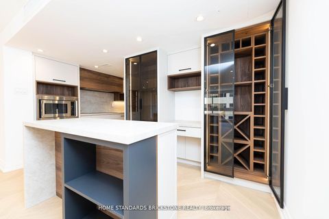 Photo 12 at 805 - 61 St Clair Avenue W, St. Clair, Toronto