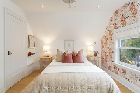 Photo 31 at 12 Hewitt Avenue, Swansea, Toronto