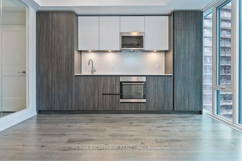 Photo 4 at 4021 - 28 Widmer Street, Waterfront Communities C1, Toronto