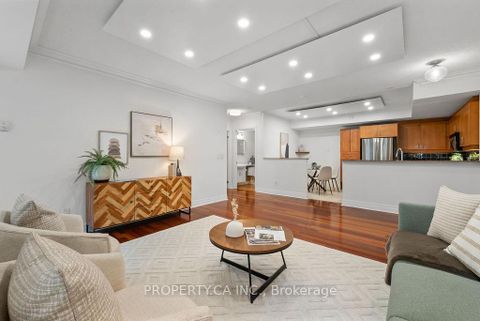 Photo 3 at 101 - 1801 Bayview Avenue, Leaside, Toronto