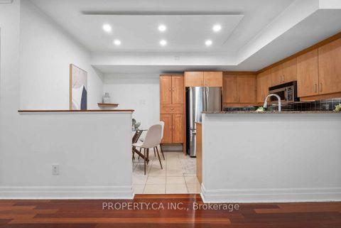 Photo 7 at 101 - 1801 Bayview Avenue, Leaside, Toronto