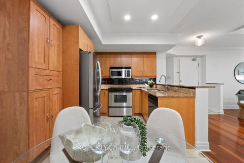 Photo 11 at 101 - 1801 Bayview Avenue, Leaside, Toronto