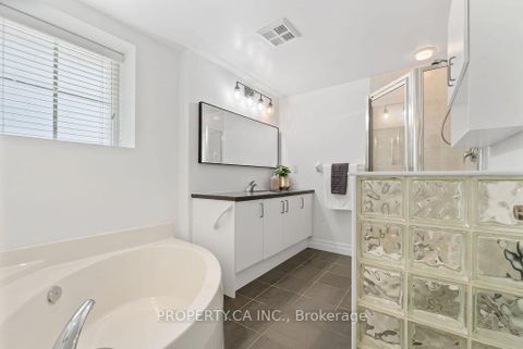 Photo 20 at 101 - 1801 Bayview Avenue, Leaside, Toronto