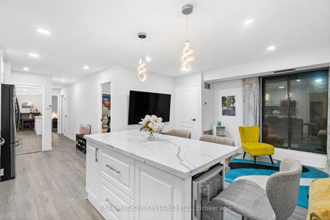 Photo 3 at 102 - 1200 Bridletowne Circle, L'Amoreaux, Toronto
