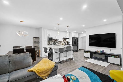 Photo 18 at 102 - 1200 Bridletowne Circle, L'Amoreaux, Toronto