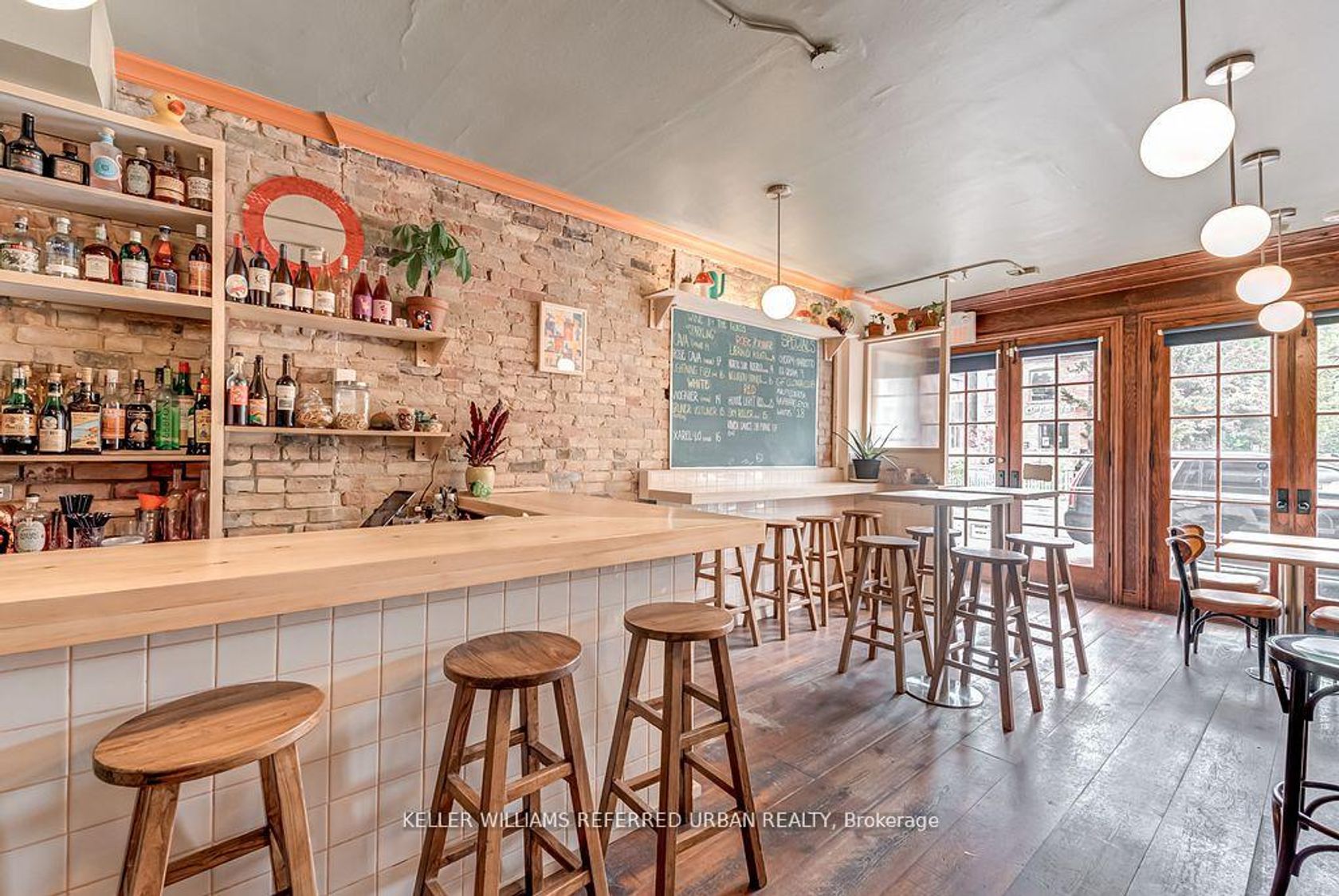 1118 Queen Street E, South Riverdale, Toronto photo number 2