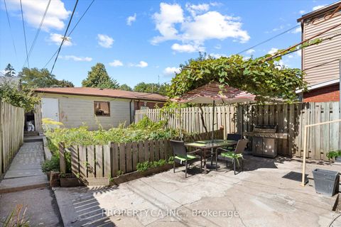 Photo 9 at 790 Manning Avenue, Annex, Toronto