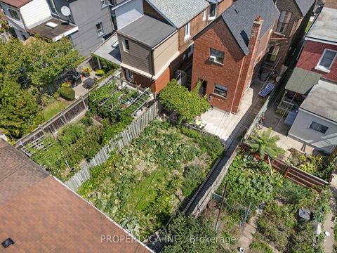 Photo 11 at 790 Manning Avenue, Annex, Toronto