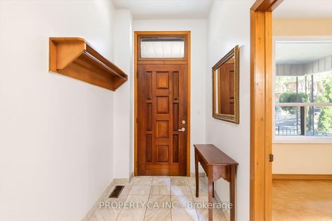 Photo 13 at 790 Manning Avenue, Annex, Toronto