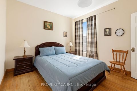 Photo 27 at 790 Manning Avenue, Annex, Toronto