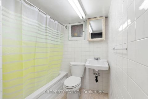 Photo 30 at 790 Manning Avenue, Annex, Toronto