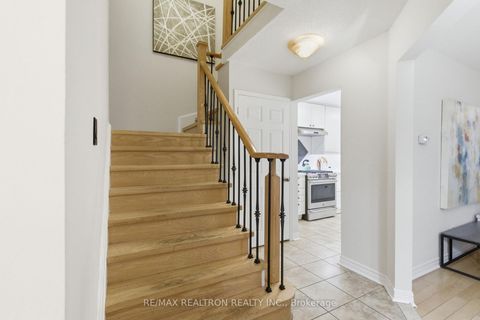 Photo 4 at 20 Jonathan Gate, Yorkhill, Vaughan