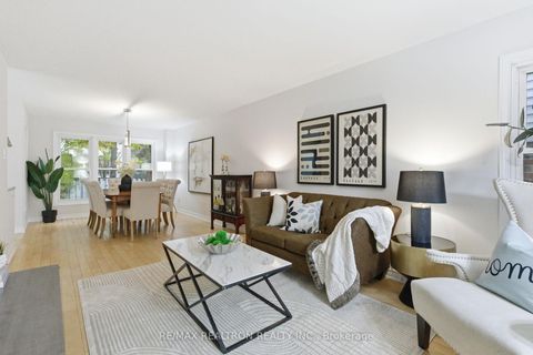 Photo 5 at 20 Jonathan Gate, Yorkhill, Vaughan