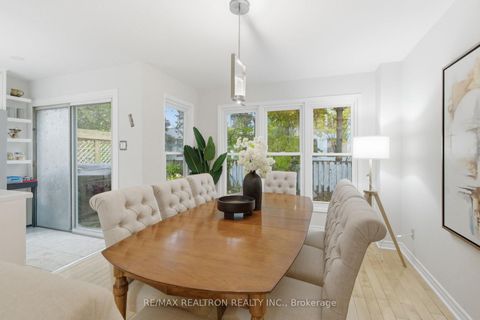 Photo 9 at 20 Jonathan Gate, Yorkhill, Vaughan