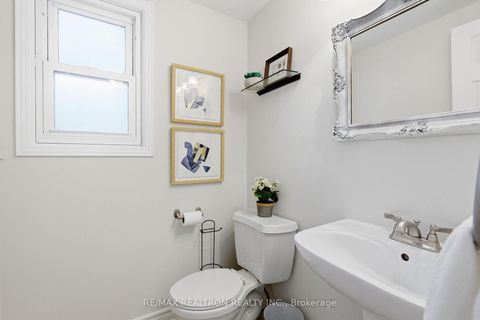 Photo 14 at 20 Jonathan Gate, Yorkhill, Vaughan