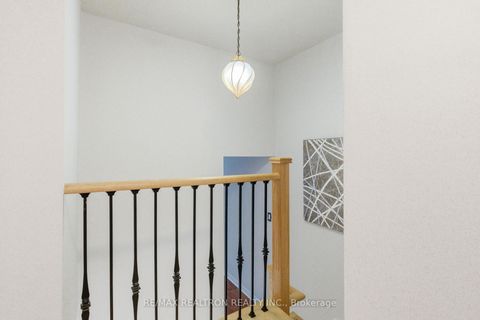 Photo 15 at 20 Jonathan Gate, Yorkhill, Vaughan