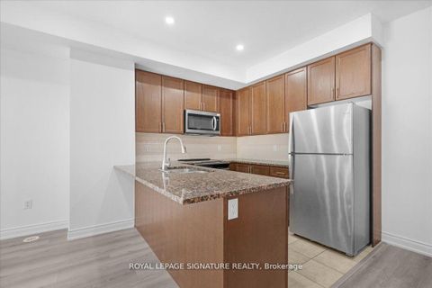 Photo 9 at 61 - 35 Applewood Lane, Etobicoke West Mall, Toronto