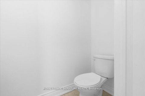 Photo 14 at 61 - 35 Applewood Lane, Etobicoke West Mall, Toronto