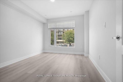 Photo 17 at 61 - 35 Applewood Lane, Etobicoke West Mall, Toronto