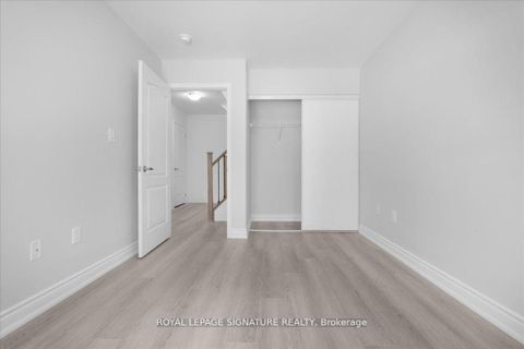 Photo 24 at 61 - 35 Applewood Lane, Etobicoke West Mall, Toronto