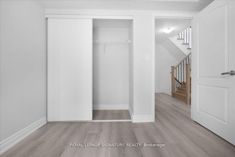 Photo 27 at 61 - 35 Applewood Lane, Etobicoke West Mall, Toronto