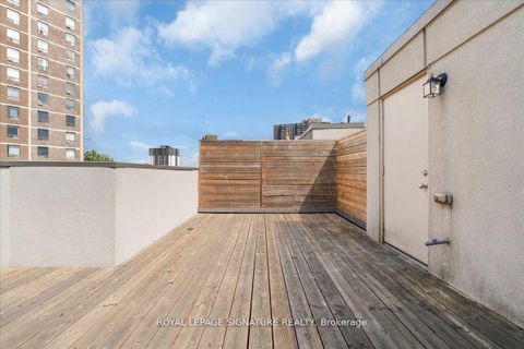 Photo 30 at 61 - 35 Applewood Lane, Etobicoke West Mall, Toronto