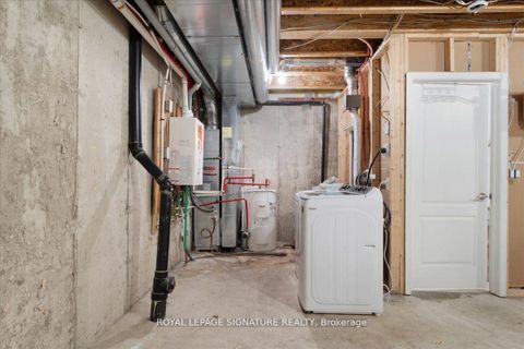 Photo 33 at 61 - 35 Applewood Lane, Etobicoke West Mall, Toronto