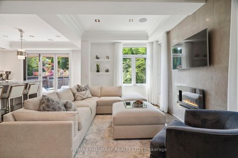 Photo 4 at 2092 PINEVALLEY Crescent, JC Joshua Creek, Oakville