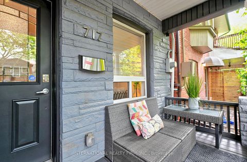 Photo 2 at 717 Palmerston Avenue, Annex, Toronto