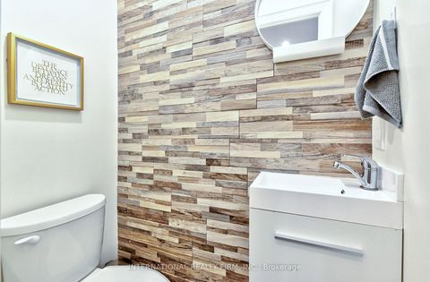 Photo 7 at 717 Palmerston Avenue, Annex, Toronto