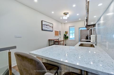 Photo 10 at 717 Palmerston Avenue, Annex, Toronto