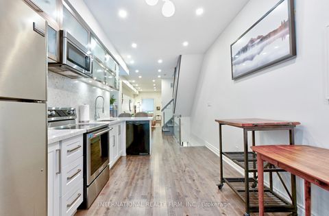 Photo 13 at 717 Palmerston Avenue, Annex, Toronto