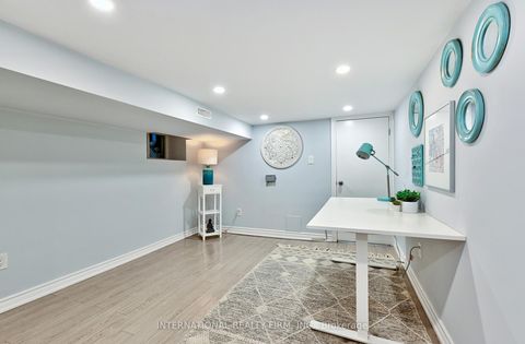 Photo 26 at 717 Palmerston Avenue, Annex, Toronto