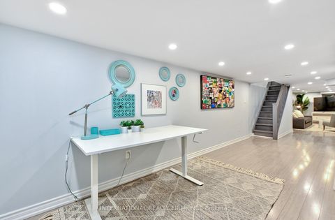 Photo 27 at 717 Palmerston Avenue, Annex, Toronto