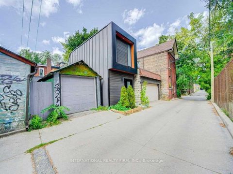 Photo 32 at 717 Palmerston Avenue, Annex, Toronto