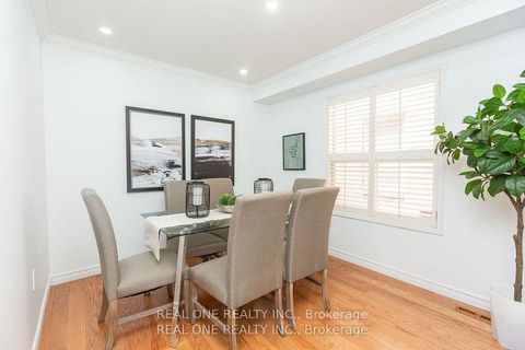 Photo 10 at 31 Cougar Court, Devonsleigh, Richmond Hill