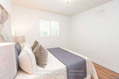 Photo 21 at 31 Cougar Court, Devonsleigh, Richmond Hill