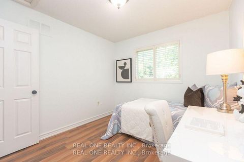 Photo 23 at 31 Cougar Court, Devonsleigh, Richmond Hill