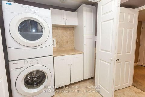 Photo 26 at 31 Cougar Court, Devonsleigh, Richmond Hill