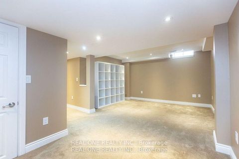 Photo 28 at 31 Cougar Court, Devonsleigh, Richmond Hill