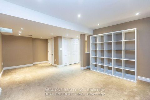 Photo 29 at 31 Cougar Court, Devonsleigh, Richmond Hill