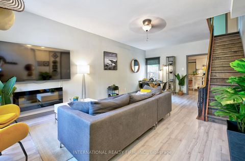 Photo 3 at 108 Shaw Street, Bellwoods, Toronto