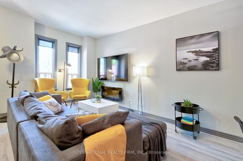 Photo 5 at 108 Shaw Street, Bellwoods, Toronto