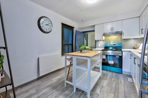 Photo 10 at 108 Shaw Street, Bellwoods, Toronto