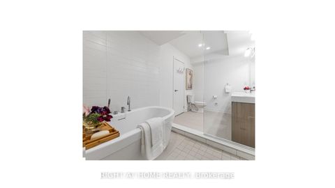 Photo 11 at 111 GREEN GARDENS Boulevard, Lawrence, Toronto